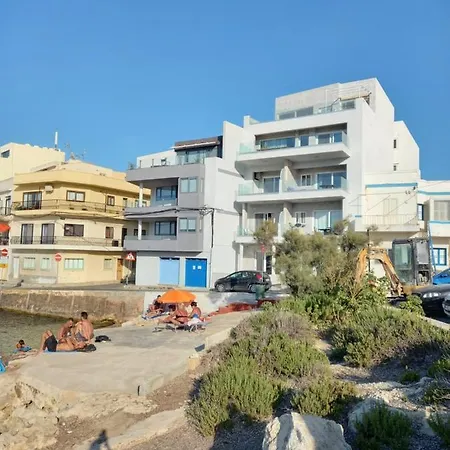 Apartment Beachfront Seaview Haven: Malta's Coastal Retreat Mellieha