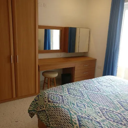 Apartment Beachfront Seaview Haven: Malta's Coastal Retreat Mellieha