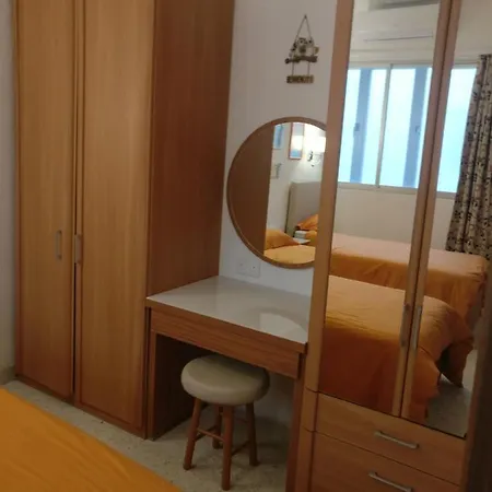 Beachfront Seaview Haven: Malta's Coastal Retreat Apartment Mellieha