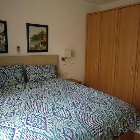 Apartment Beachfront Seaview Haven: Malta's Coastal Retreat *