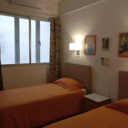 Beachfront Seaview Haven: Malta's Coastal Retreat *