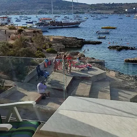 Apartment Beachfront Seaview Haven: Malta's Coastal Retreat Mellieha