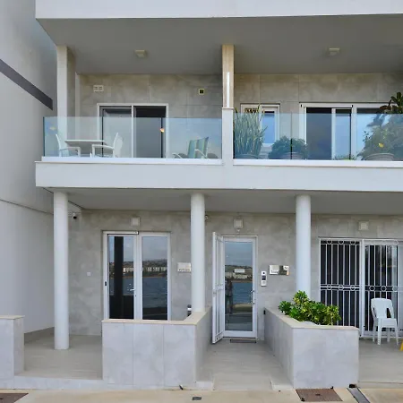 Beachfront Seaview Haven: Malta's Coastal Retreat Mellieha