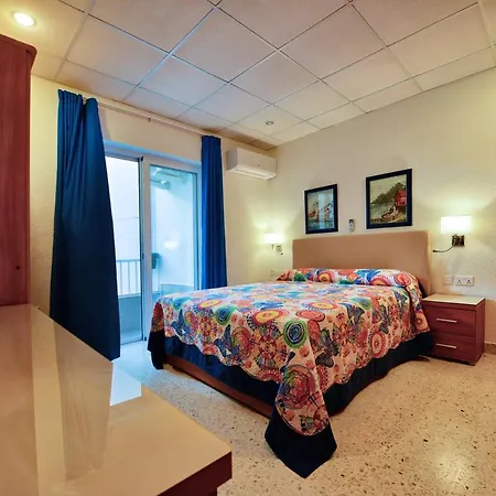Beachfront Seaview Haven: Malta's Coastal Retreat *