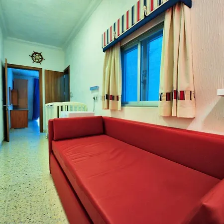 Beachfront Seaview Haven: Malta's Coastal Retreat Apartment Mellieha
