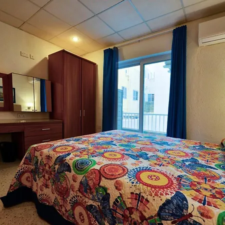 アパート Beachfront With Seaviews No56 Award Winner Unbeatable Location For Closeness To The Sea Ideal For Guests Looking For Winter Spring And Autumn Breaks In Sunny Malta Also Ideal For Coastal Hikers