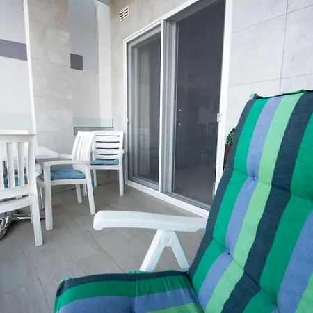 Beachfront Seaview Haven: Malta's Coastal Retreat Mellieha
