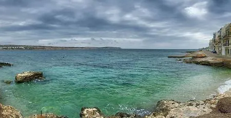 アパート Beachfront With Seaviews No56 Award Winner Unbeatable Location For Closeness To The Sea Ideal For Guests Looking For Winter Spring And Autumn Breaks In Sunny Malta Also Ideal For Coastal Hikers