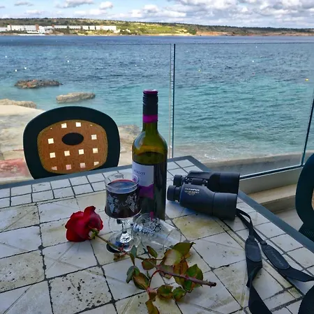 Lägenhet Beachfront With Seaviews No56 Award Winner Unbeatable Location For Closeness To The Sea Ideal For Guests Looking For Winter Spring And Autumn Breaks In Sunny Malta Also Ideal For Coastal Hikers Mellieħa
