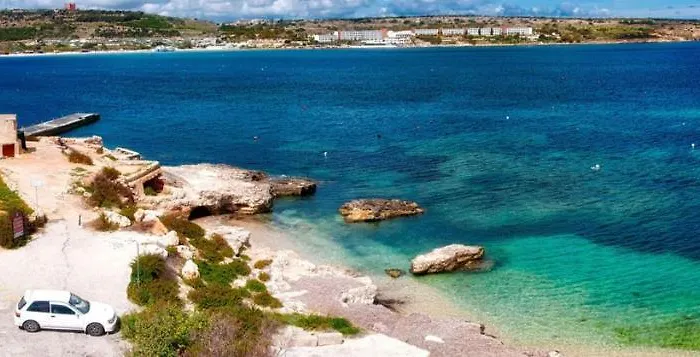 Beachfront With Seaviews No56 Award Winner Unbeatable Location For Closeness To The Sea Ideal For Guests Looking For Winter Spring And Autumn Breaks In Sunny Malta Also Ideal For Coastal Hikers شقة