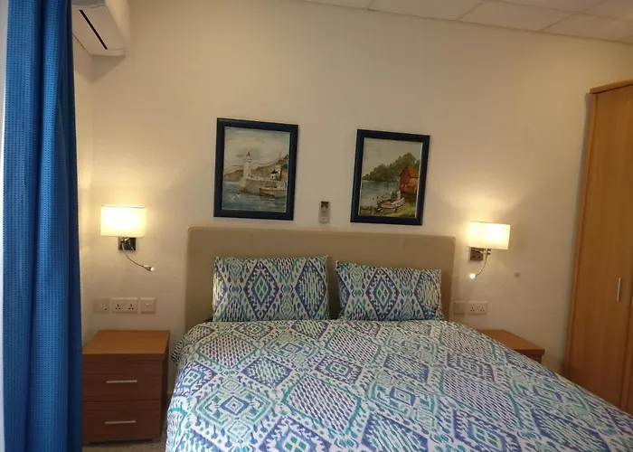 Beachfront With Seaviews No56 Award Winner Unbeatable Location For Closeness To The Sea Ideal For Guests Looking For Winter Spring And Autumn Breaks In Sunny Malta Also Ideal For Coastal Hikers شقة المليحة