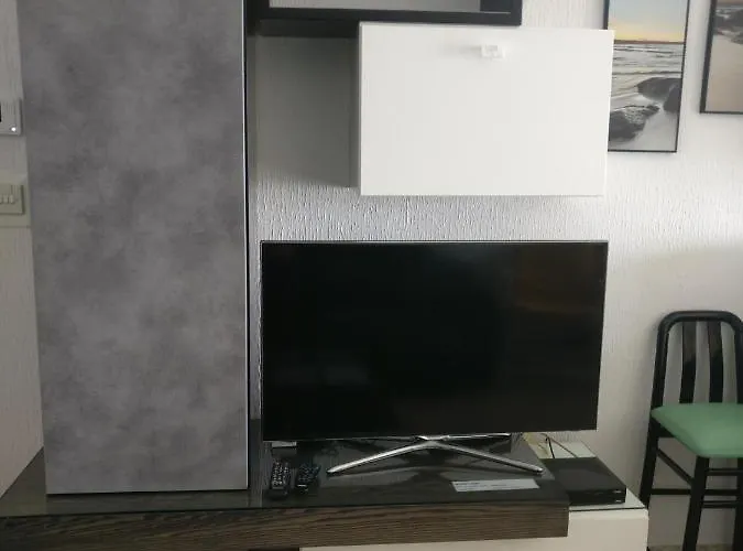 Beachfront With Seaviews No56 Award Winner Unbeatable Location For Closeness To The Sea Ideal For Guests Looking For Winter Spring And Autumn Breaks In Sunny Malta Also Ideal For Coastal Hikers شقة *