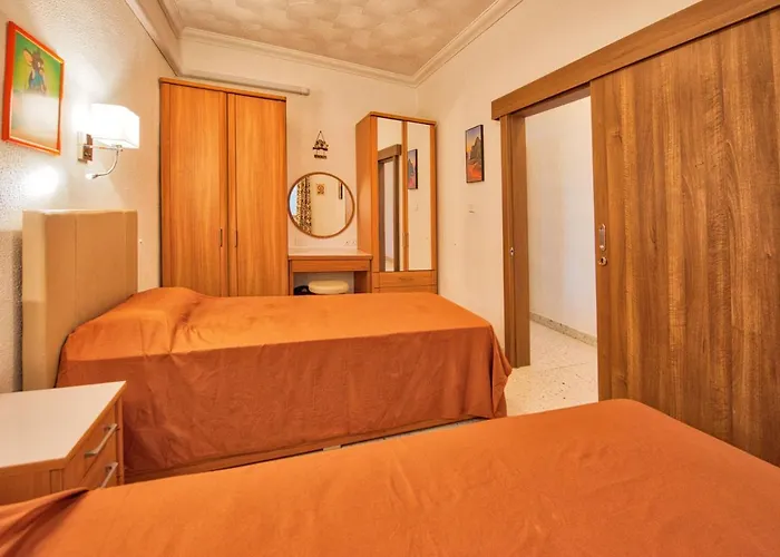 شقة Beachfront With Seaviews No56 Award Winner Unbeatable Location For Closeness To The Sea Ideal For Guests Looking For Winter Spring And Autumn Breaks In Sunny Malta Also Ideal For Coastal Hikers *