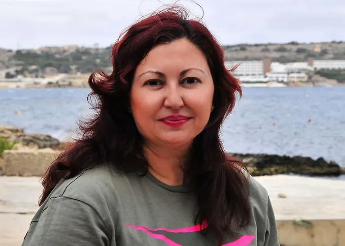 شقة Beachfront With Seaviews No56 Award Winner Unbeatable Location For Closeness To The Sea Ideal For Guests Looking For Winter Spring And Autumn Breaks In Sunny Malta Also Ideal For Coastal Hikers