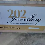 Beachfront With Seaviews No56 Award Winner Unbeatable Location For Closeness To The Sea Ideal For Guests Looking For Winter Spring And Autumn Breaks In Sunny Malta Also Ideal For Coastal Hikers Lejlighed *