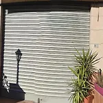 Beachfront With Seaviews No56 Award Winner Unbeatable Location For Closeness To The Sea Ideal For Guests Looking For Winter Spring And Autumn Breaks In Sunny Malta Also Ideal For Coastal Hikers Lejlighed *