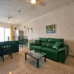 Beachfront With Seaviews No56 Award Winner Unbeatable Location For Closeness To The Sea Ideal For Guests Looking For Winter Spring And Autumn Breaks In Sunny Malta Also Ideal For Coastal Hikers Lejlighed *