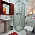 Beachfront With Seaviews No56 Award Winner Unbeatable Location For Closeness To The Sea Ideal For Guests Looking For Winter Spring And Autumn Breaks In Sunny Malta Also Ideal For Coastal Hikers Lejlighed *