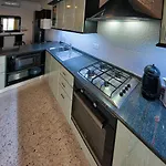 Lejlighed Beachfront With Seaviews No56 Award Winner Unbeatable Location For Closeness To The Sea Ideal For Guests Looking For Winter Spring And Autumn Breaks In Sunny Malta Also Ideal For Coastal Hikers Mellieħa
