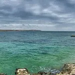 Lejlighed Beachfront With Seaviews No56 Award Winner Unbeatable Location For Closeness To The Sea Ideal For Guests Looking For Winter Spring And Autumn Breaks In Sunny Malta Also Ideal For Coastal Hikers