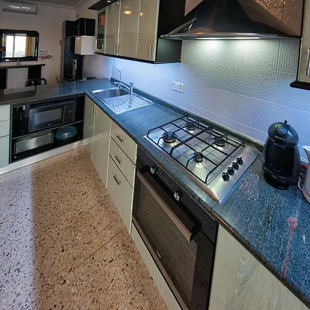 公寓 Beachfront With Seaviews No56 Award Winner Unbeatable Location For Closeness To The Sea Ideal For Guests Looking For Winter Spring And Autumn Breaks In Sunny Malta Also Ideal For Coastal Hikers 梅利哈