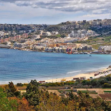 Beachfront With Seaviews No56 Award Winner Unbeatable Location For Closeness To The Sea Ideal For Guests Looking For Winter Spring And Autumn Breaks In Sunny Malta Also Ideal For Coastal Hikers Mellieħa