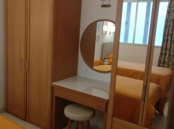 Beachfront Seaview Haven: Malta's Coastal Retreat Apartment Mellieha