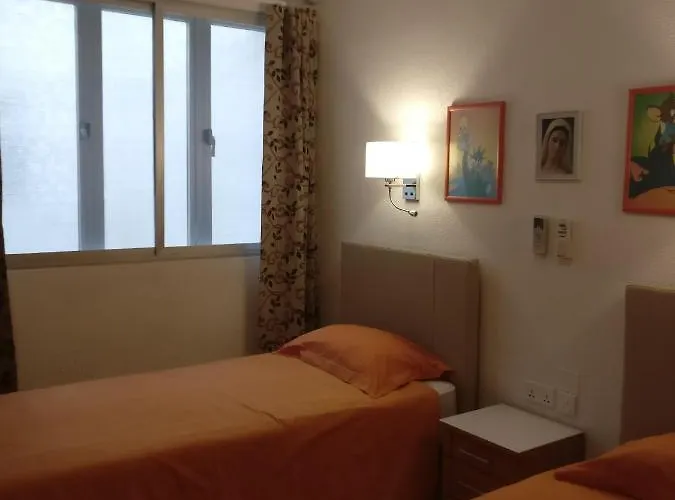 Beachfront Seaview Haven: Malta's Coastal Retreat *