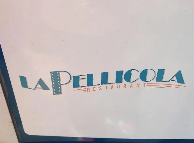 Beachfront Seaview Haven: Malta's Coastal Retreat *