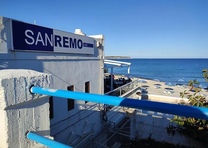 Beachfront With Seaviews No56 Award Winner Unbeatable Location For Closeness To The Sea Ideal For Guests Looking For Winter Spring And Autumn Breaks In Sunny Malta Also Ideal For Coastal Hikers Διαμέρισμα Mellieħa