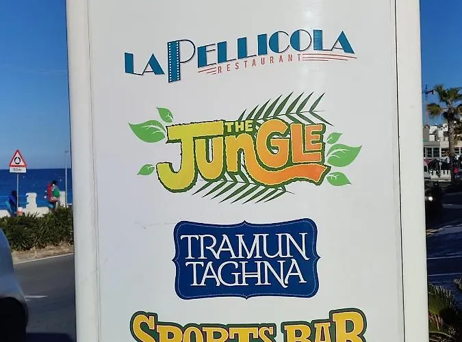 Beachfront With Seaviews No56 Award Winner Unbeatable Location For Closeness To The Sea Ideal For Guests Looking For Winter Spring And Autumn Breaks In Sunny Malta Also Ideal For Coastal Hikers Διαμέρισμα *