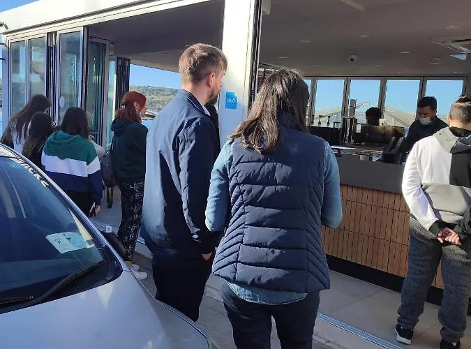 Beachfront Seaview Haven: Malta's Coastal Retreat *