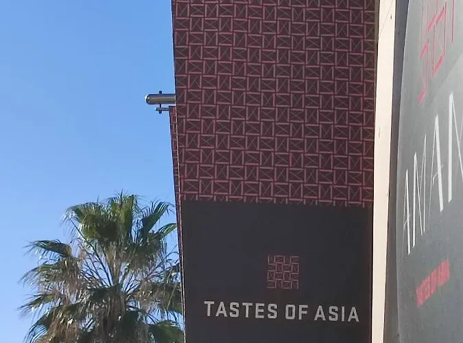 Beachfront Seaview Haven: Malta's Coastal Retreat