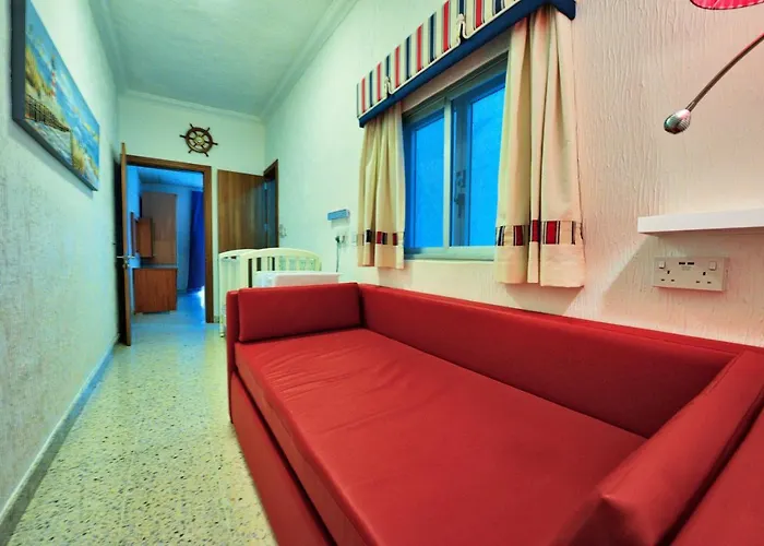 Beachfront With Seaviews No56 Award Winner Unbeatable Location For Closeness To The Sea Ideal For Guests Looking For Winter Spring And Autumn Breaks In Sunny Malta Also Ideal For Coastal Hikers Appartement Mellieħa