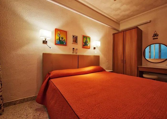 Appartement Beachfront With Seaviews No56 Award Winner Unbeatable Location For Closeness To The Sea Ideal For Guests Looking For Winter Spring And Autumn Breaks In Sunny Malta Also Ideal For Coastal Hikers Mellieħa