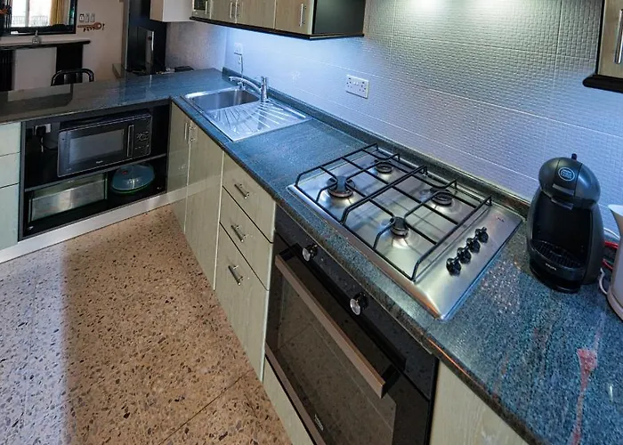 Appartement Beachfront With Seaviews No56 Award Winner Unbeatable Location For Closeness To The Sea Ideal For Guests Looking For Winter Spring And Autumn Breaks In Sunny Malta Also Ideal For Coastal Hikers Mellieħa