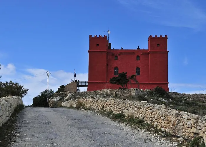 Διαμέρισμα Beachfront With Seaviews No56 Award Winner Unbeatable Location For Closeness To The Sea Ideal For Guests Looking For Winter Spring And Autumn Breaks In Sunny Malta Also Ideal For Coastal Hikers *