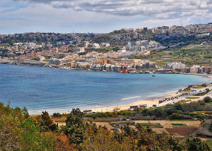 Beachfront With Seaviews No56 Award Winner Unbeatable Location For Closeness To The Sea Ideal For Guests Looking For Winter Spring And Autumn Breaks In Sunny Malta Also Ideal For Coastal Hikers Mellieħa